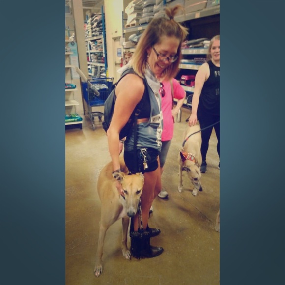 Meet your Posher, Brooke - Picture 1 of 1